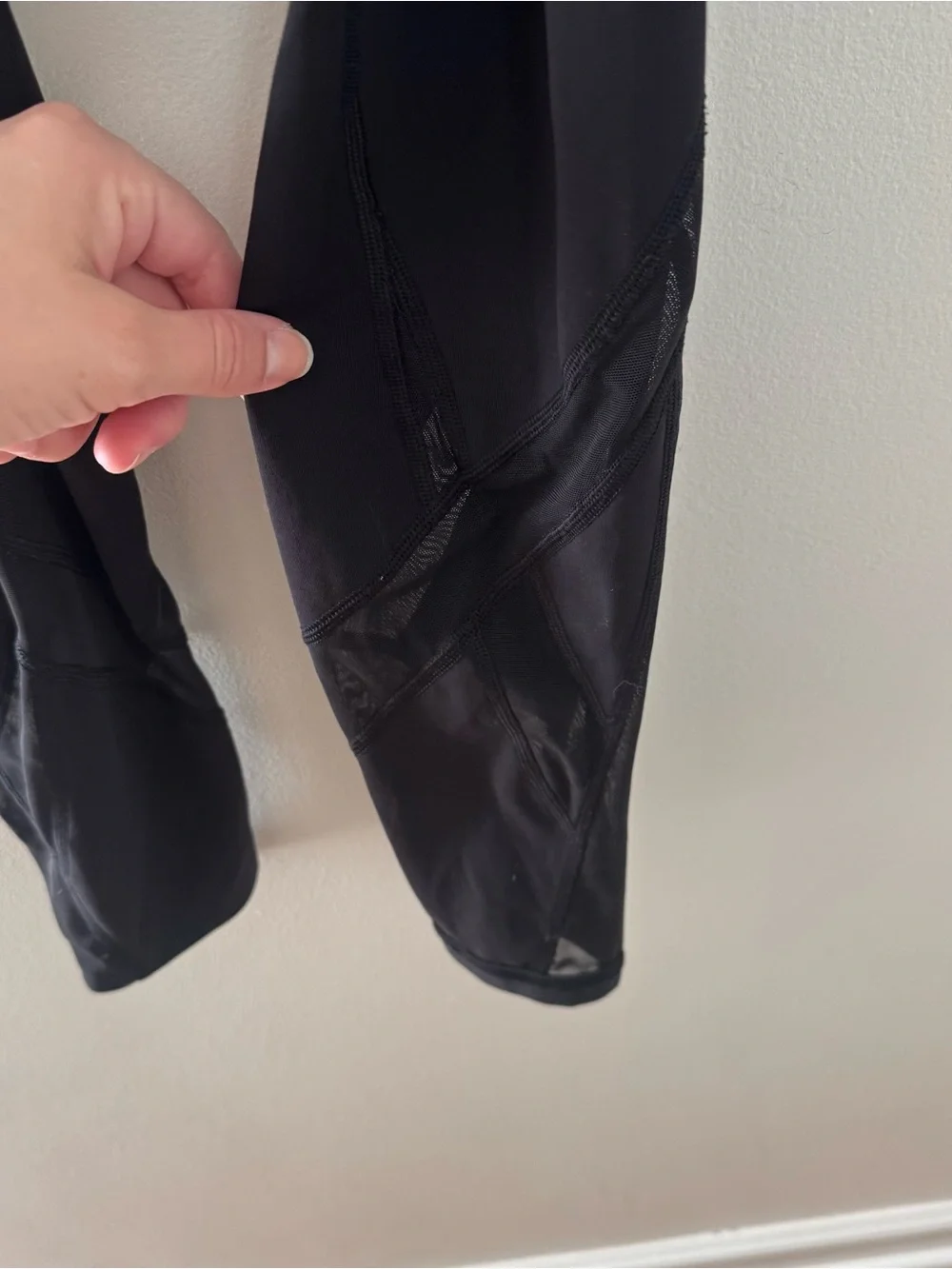 Lululemon Black Mesh Panel Leggings - Size 4